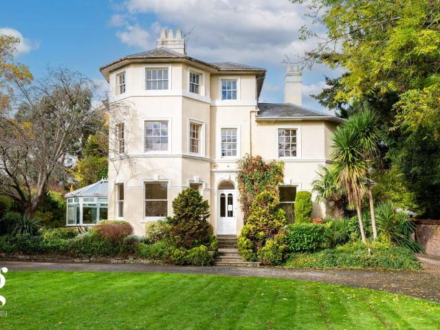 7 bedroom detached house for sale