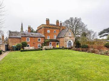 7 bedroom detached house for sale