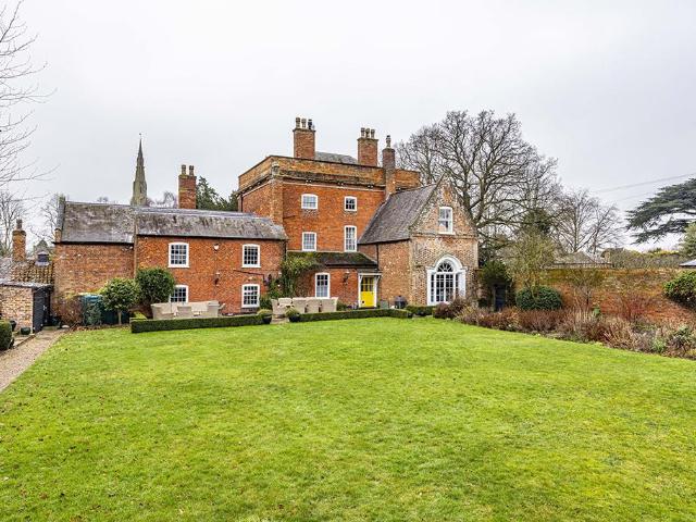 7 bedroom detached house for sale