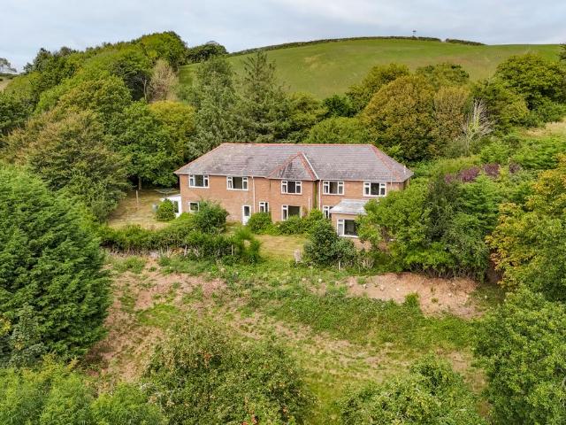 7 bedroom detached house for sale