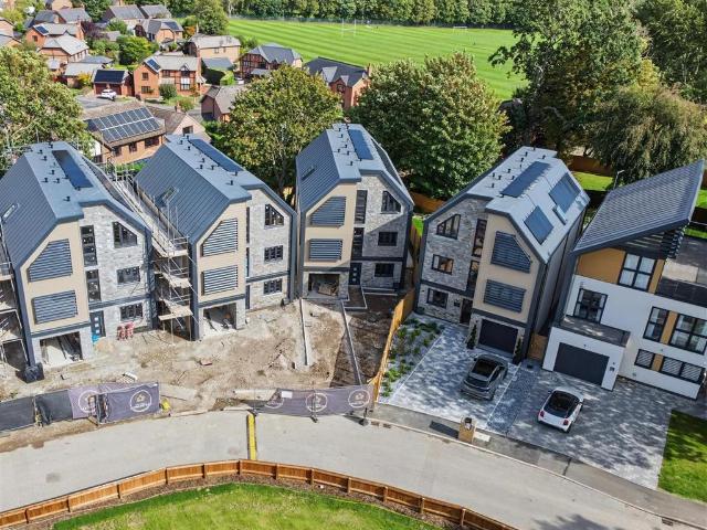 7 bedroom detached house for sale