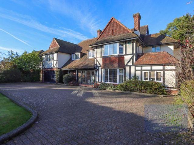 7 bedroom detached house for sale