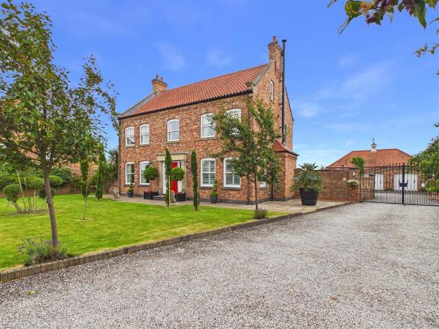 7 bedroom detached house for sale