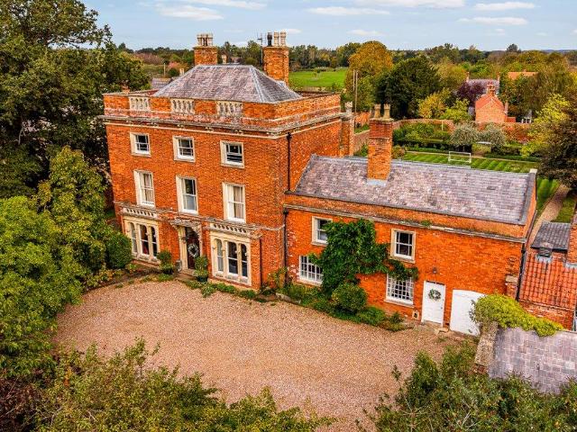7 bedroom detached house for sale