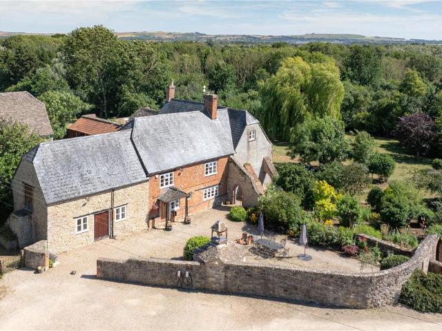7 bedroom detached house for sale