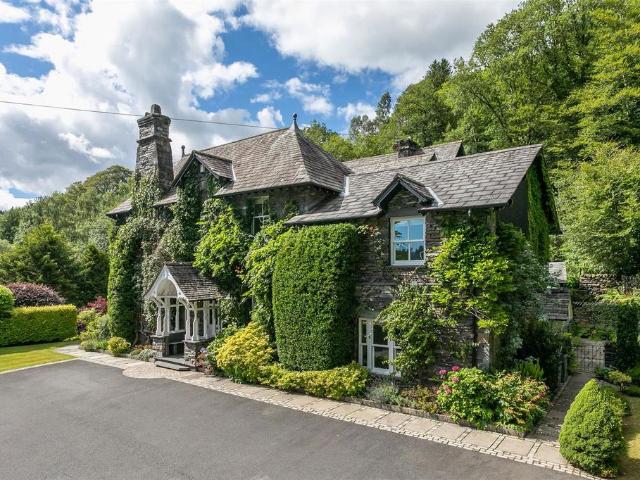 7 bedroom detached house for sale