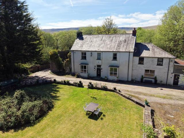 7 bedroom detached house for sale