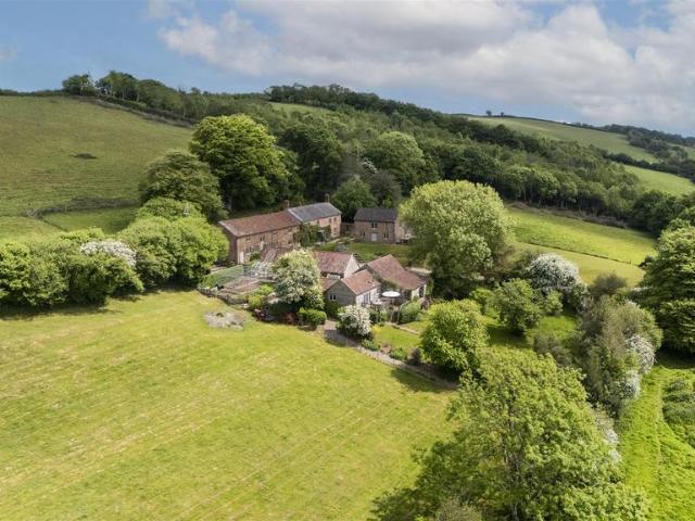 7 bedroom detached house for sale