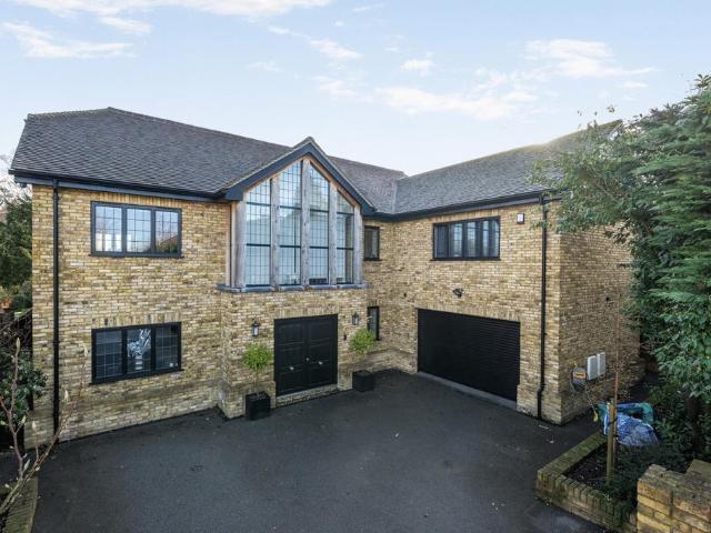 7 bedroom detached house for sale