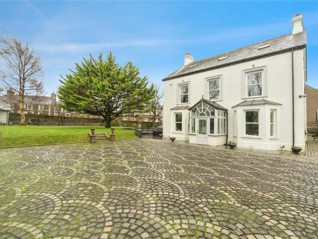 7 bedroom detached house for sale