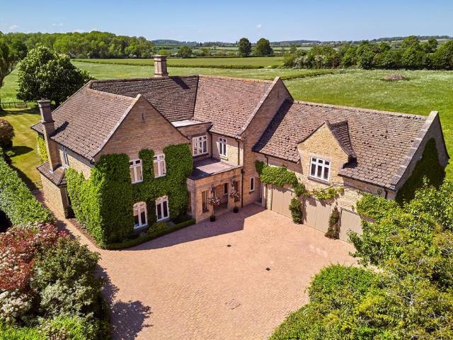 7 bedroom detached house for sale