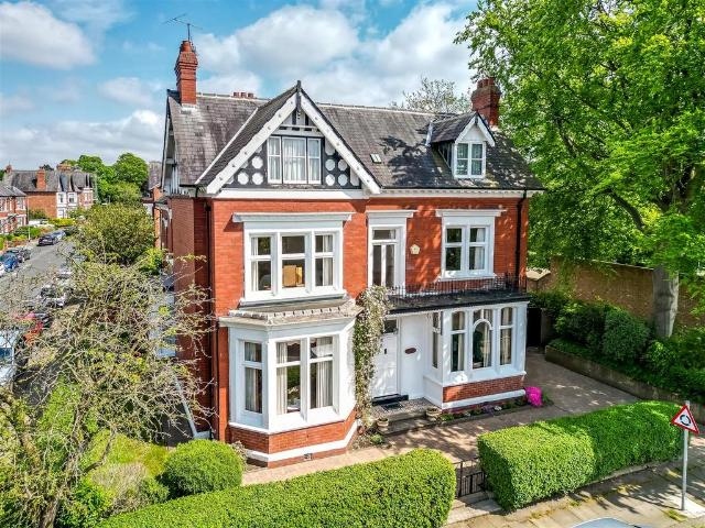 7 bedroom detached house for sale