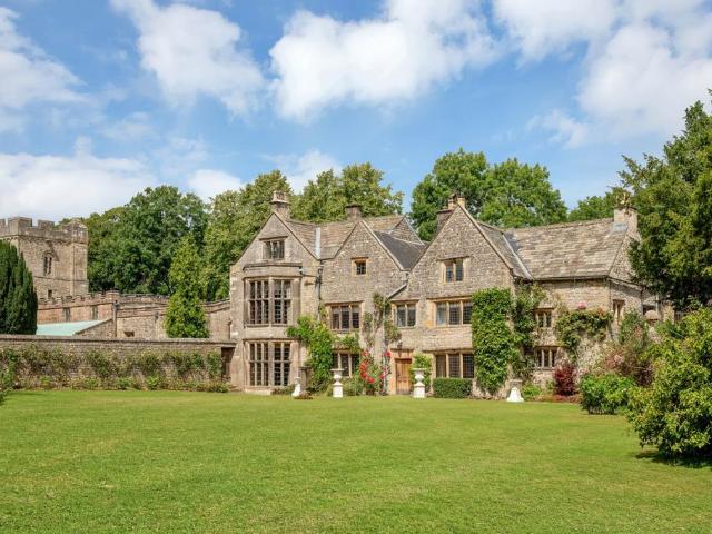 7 bedroom detached house for sale
