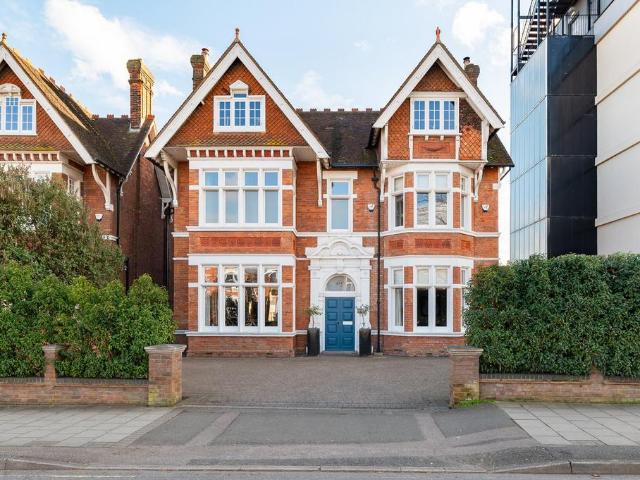 7 bedroom detached house for sale