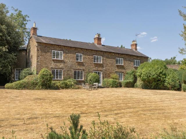 7 bedroom detached house for sale