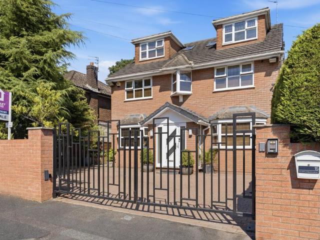 7 bedroom detached house for sale