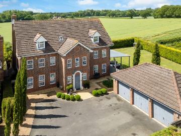 7 bedroom detached house for sale