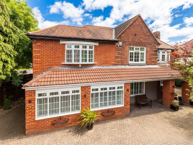 7 bedroom detached house for sale