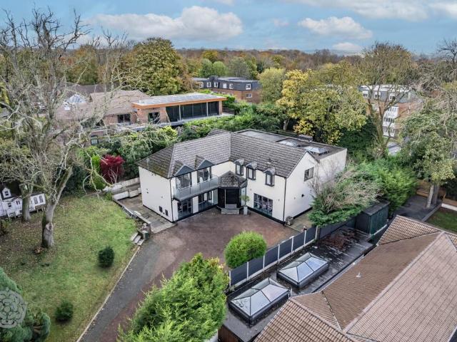 7 bedroom detached house for sale
