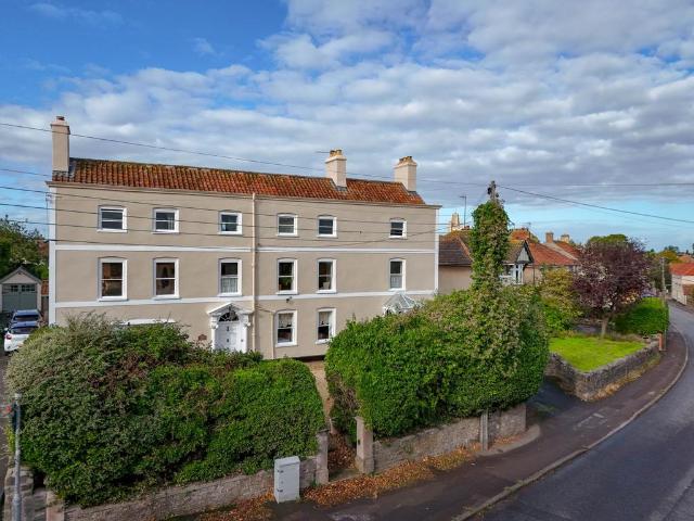 7 bedroom townhouse for sale