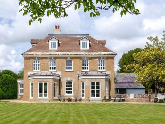 7 bedroom detached house for sale