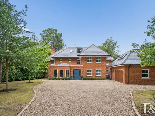 7 bedroom detached house for sale
