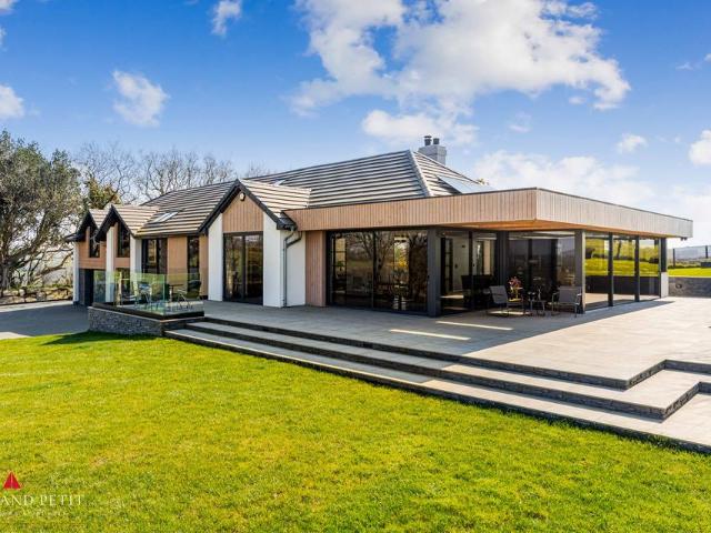 7 bedroom detached house for sale