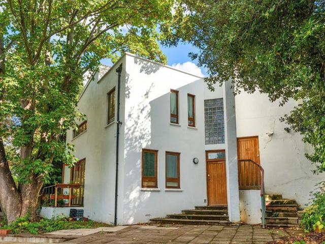 7 bedroom detached house for sale
