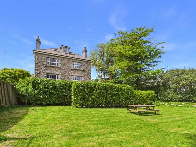 7 bedroom detached house for sale