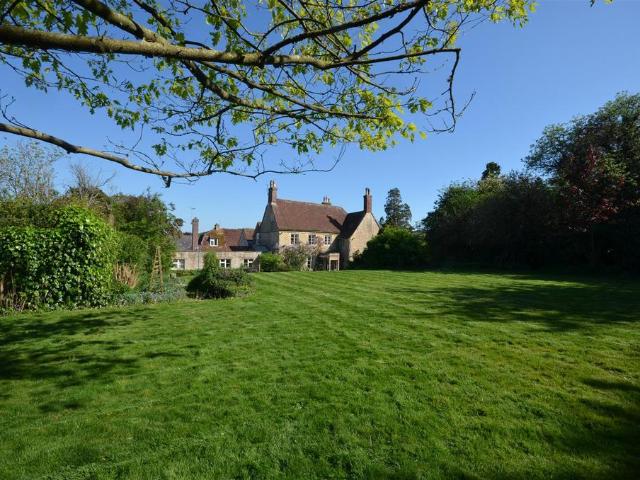 7 bedroom detached house for sale
