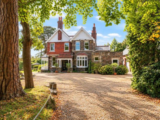 7 bedroom detached house for sale