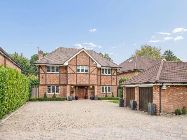 7 bedroom detached house for sale