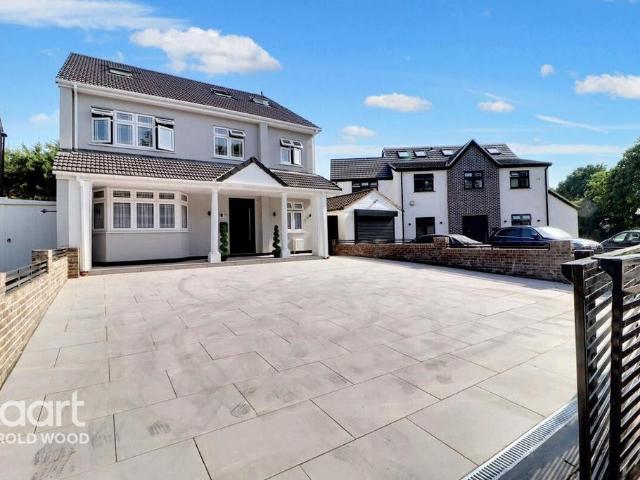 6 bedroom detached house for sale