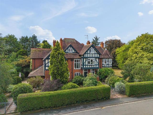 7 bedroom detached house for sale