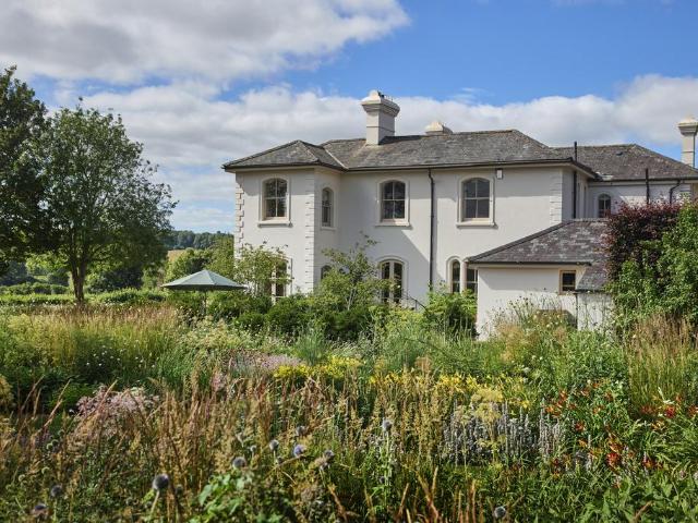 7 bedroom detached house for sale