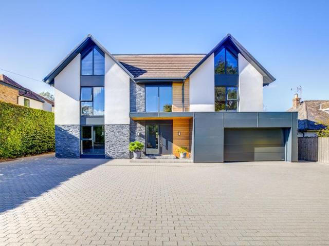 7 bedroom detached house for sale