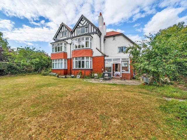 7 bedroom detached house for sale