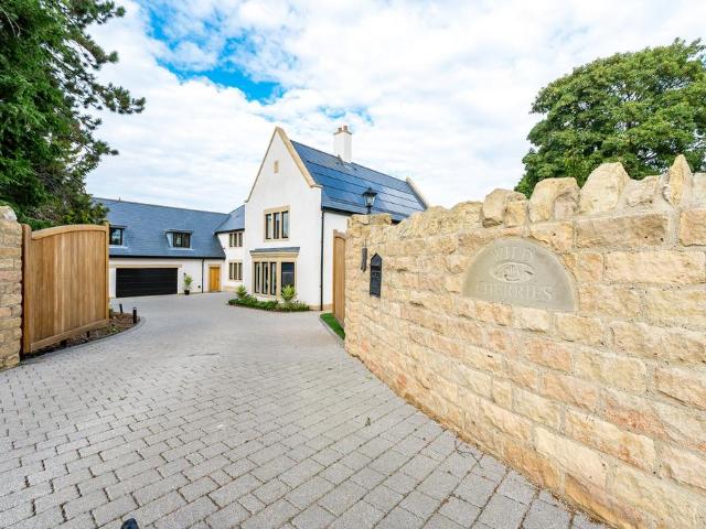 7 bedroom detached house for sale