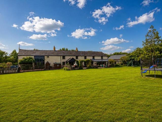 7 bedroom detached house for sale