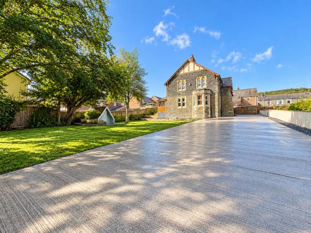 7 bedroom detached house for sale
