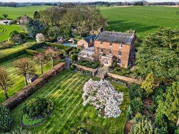 7 bedroom detached house for sale