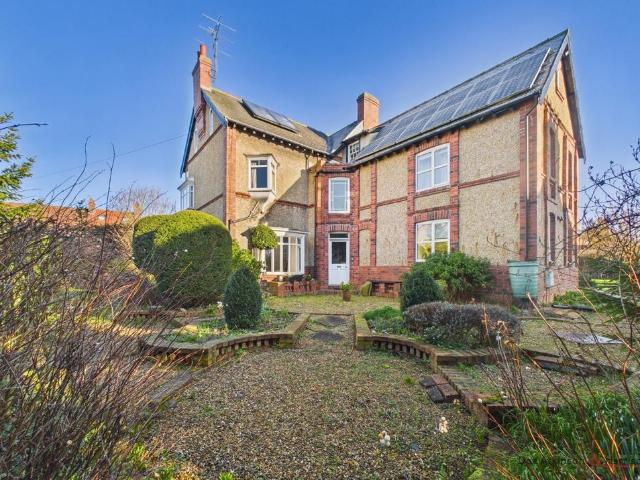 7 bedroom detached house for sale