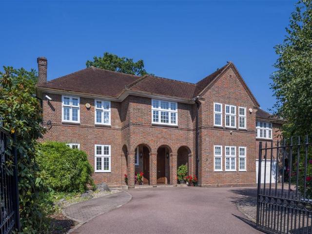 7 bedroom detached house for sale