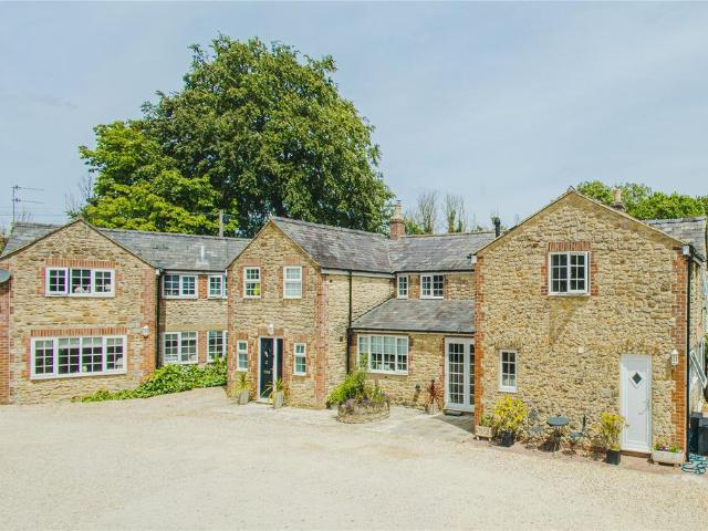 7 bedroom detached house for sale