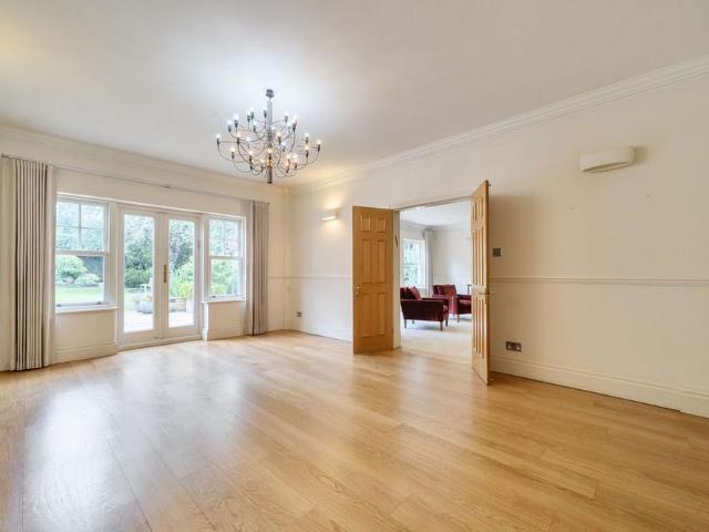 7 bedroom detached house to rent