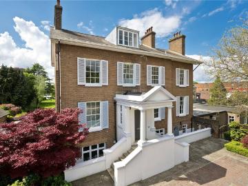 7 bedroom detached house to rent