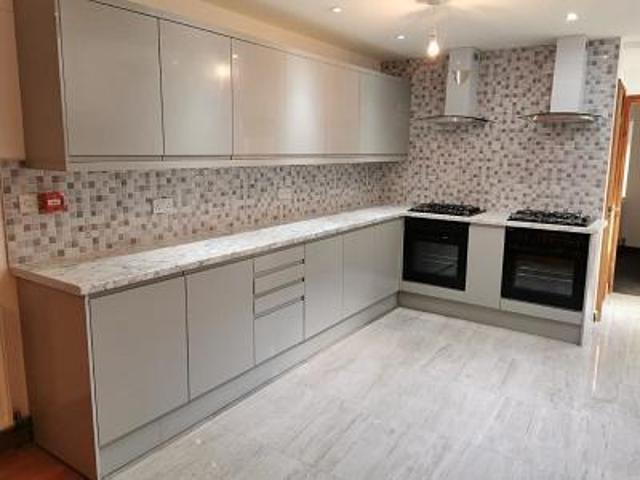 7 bedroom detached house to rent