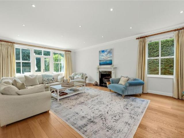 7 bedroom detached house to rent