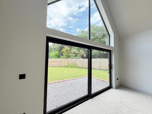 7 bedroom detached house to rent