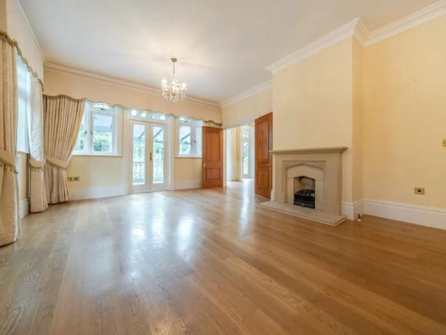 7 bedroom detached house to rent